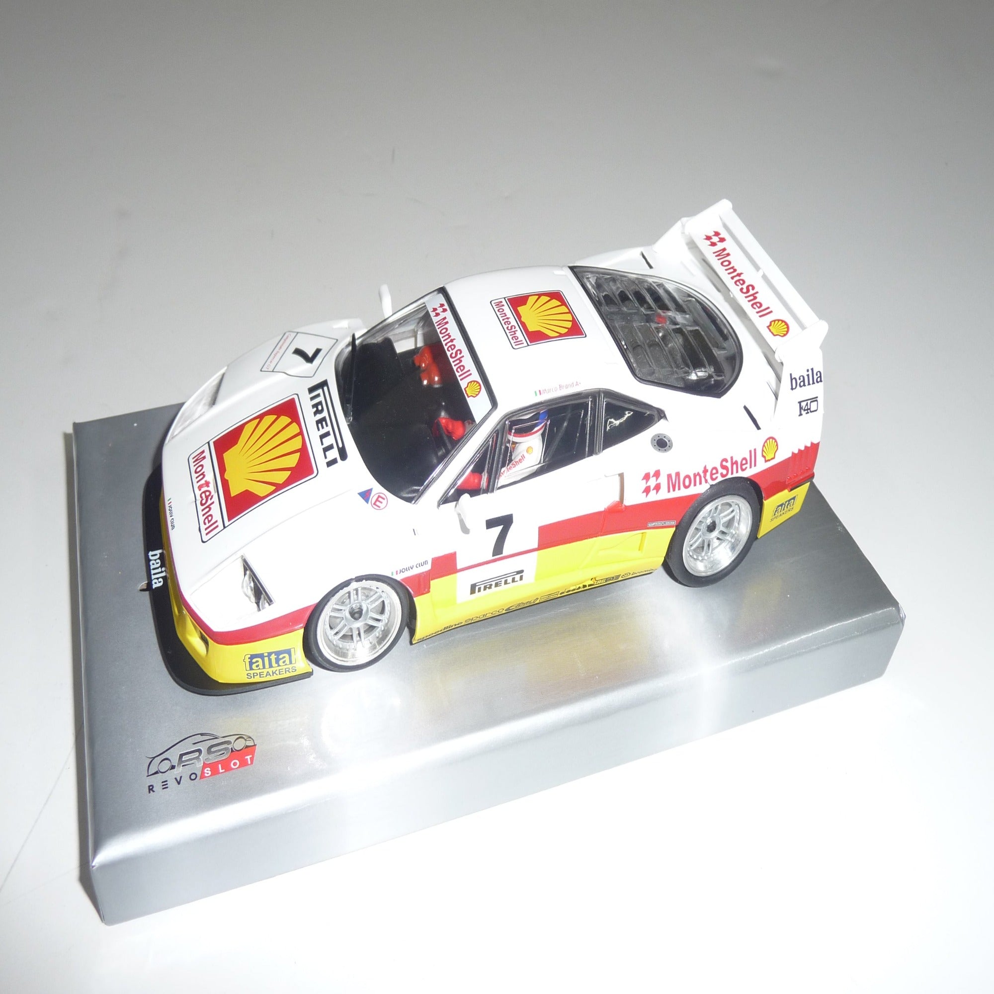 Revo Slot Ferrari F40 RS0227  Free Postage on Orders over $40