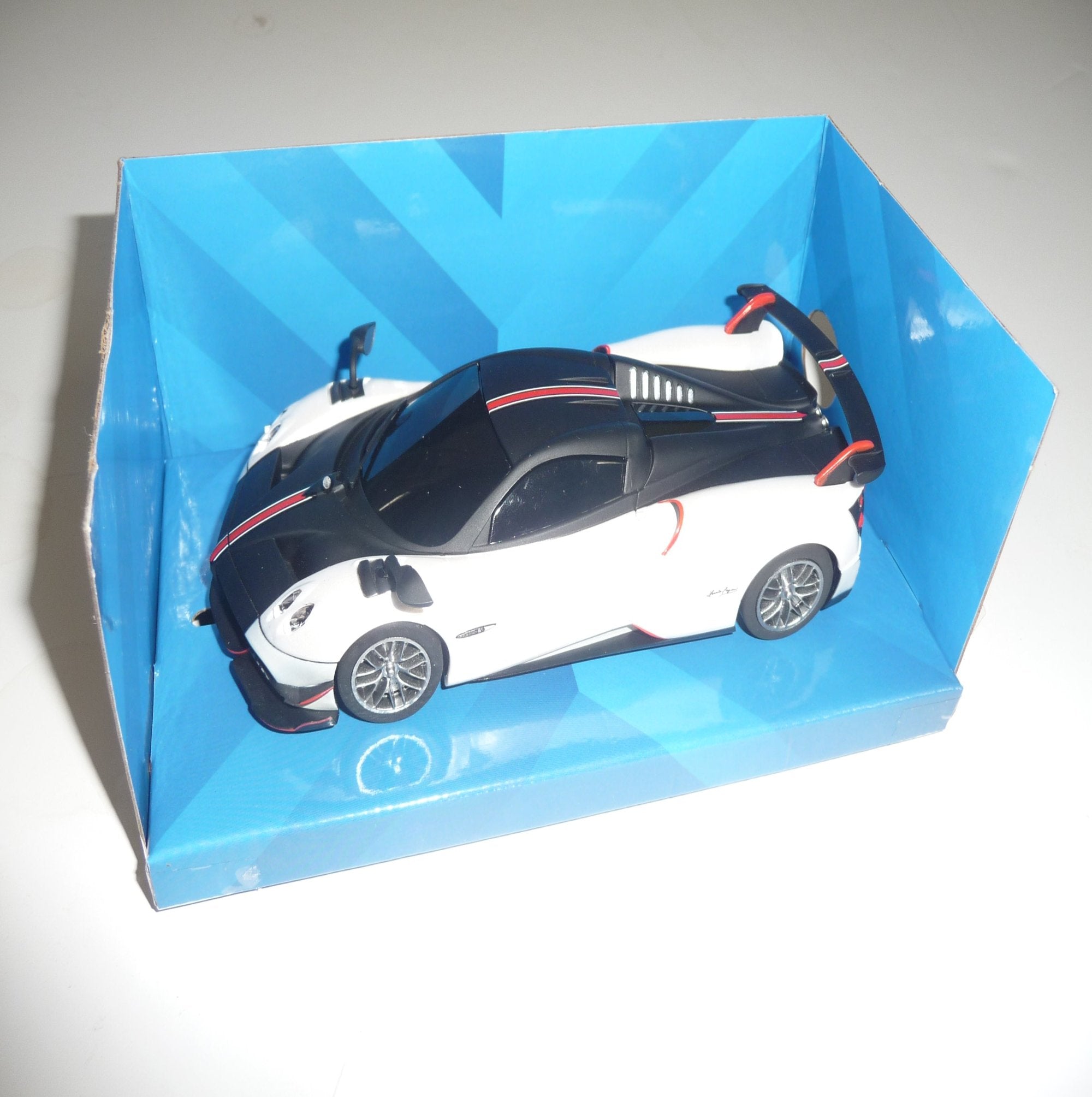 Scalextric  Pagani Huayra C4399  Free Postage on Orders over $40